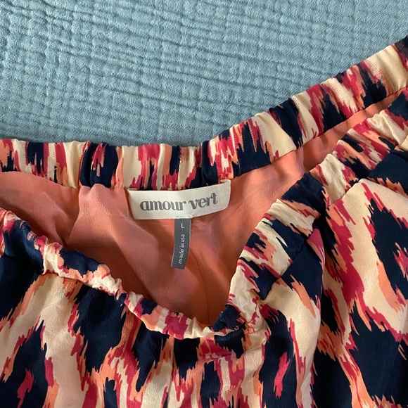 Amour Vert 100%silk shorts size L - Picture 2 of 5